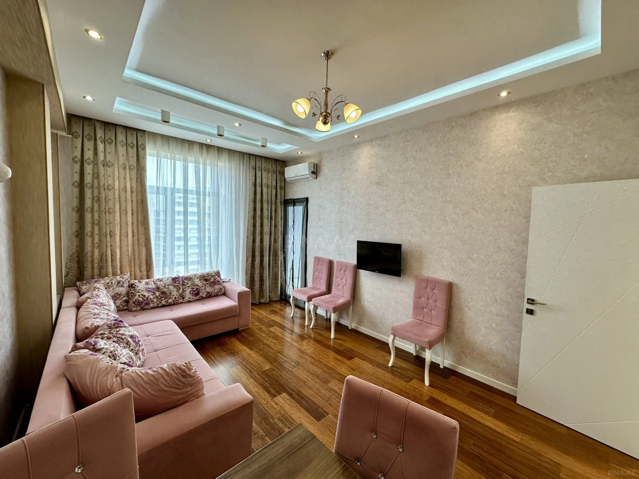 Kirayə verilir 2 otaqlı mənzil 55 m²