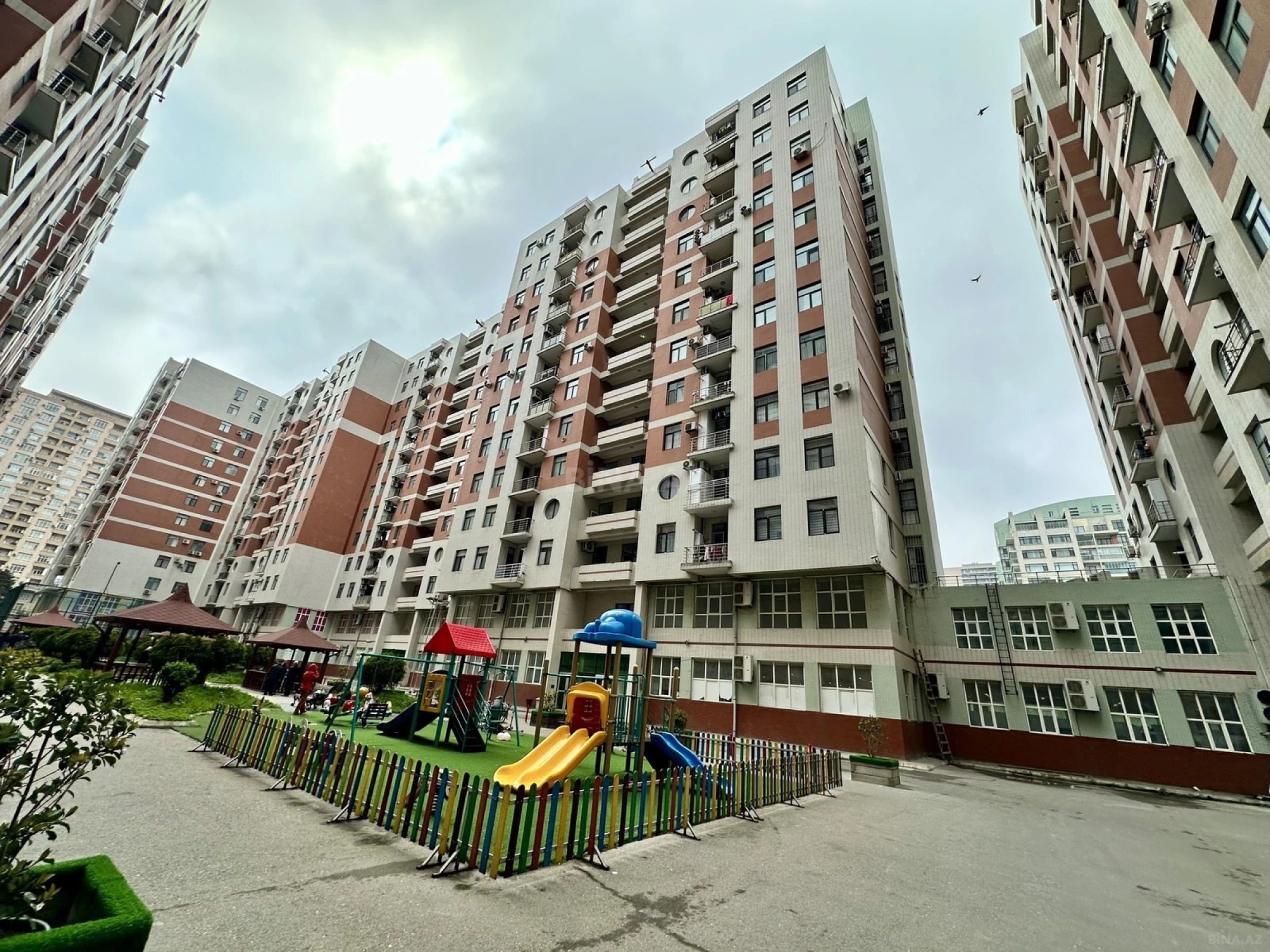 Kirayə verilir 2 otaqlı mənzil 55 m²