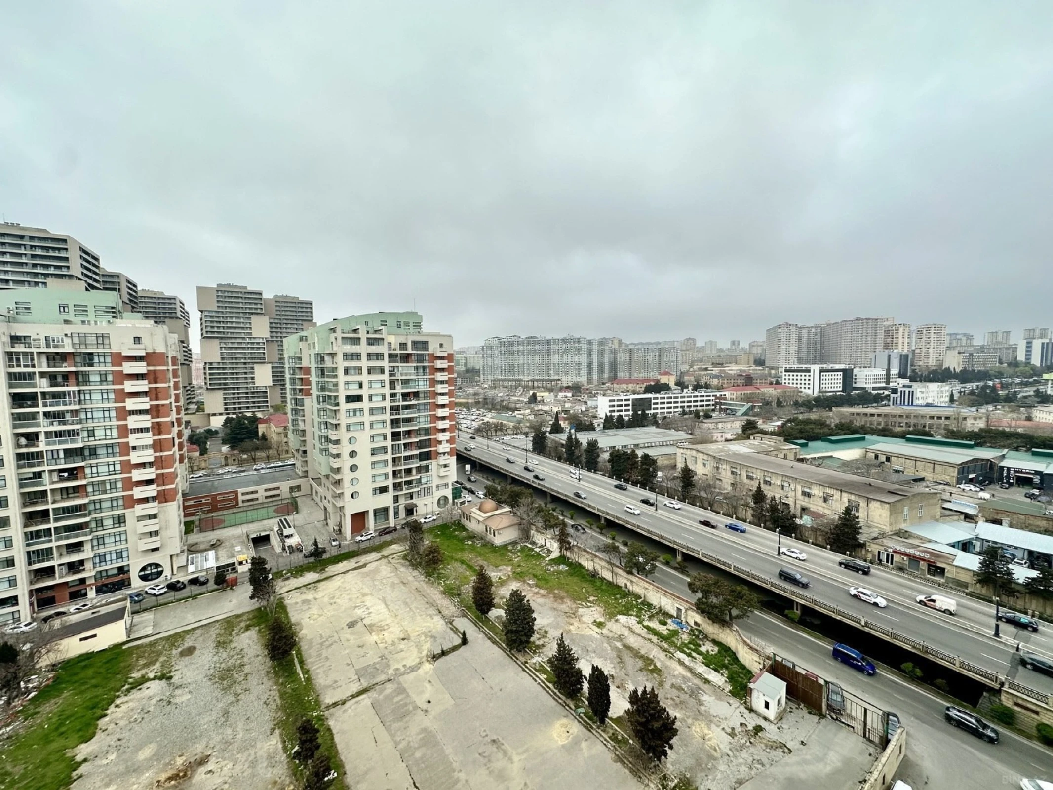 Kirayə verilir 2 otaqlı mənzil 55 m²