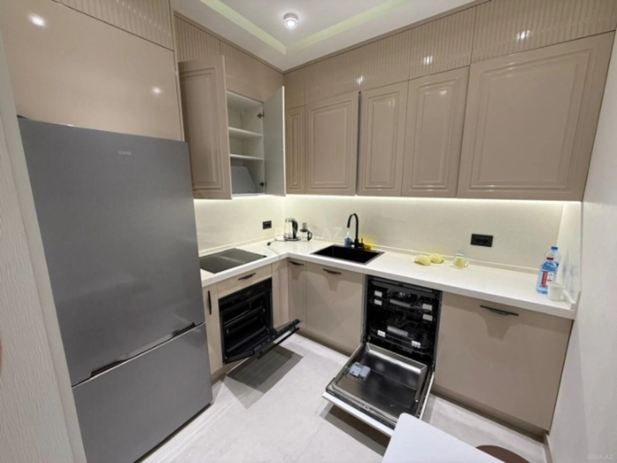 Kirayə verilir 2 otaqlı mənzil 80 m²