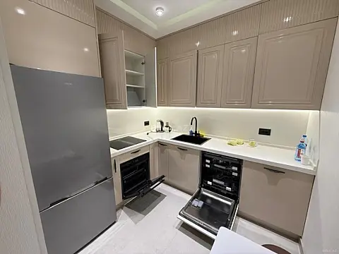 Kirayə verilir 2 otaqlı mənzil 80 m²