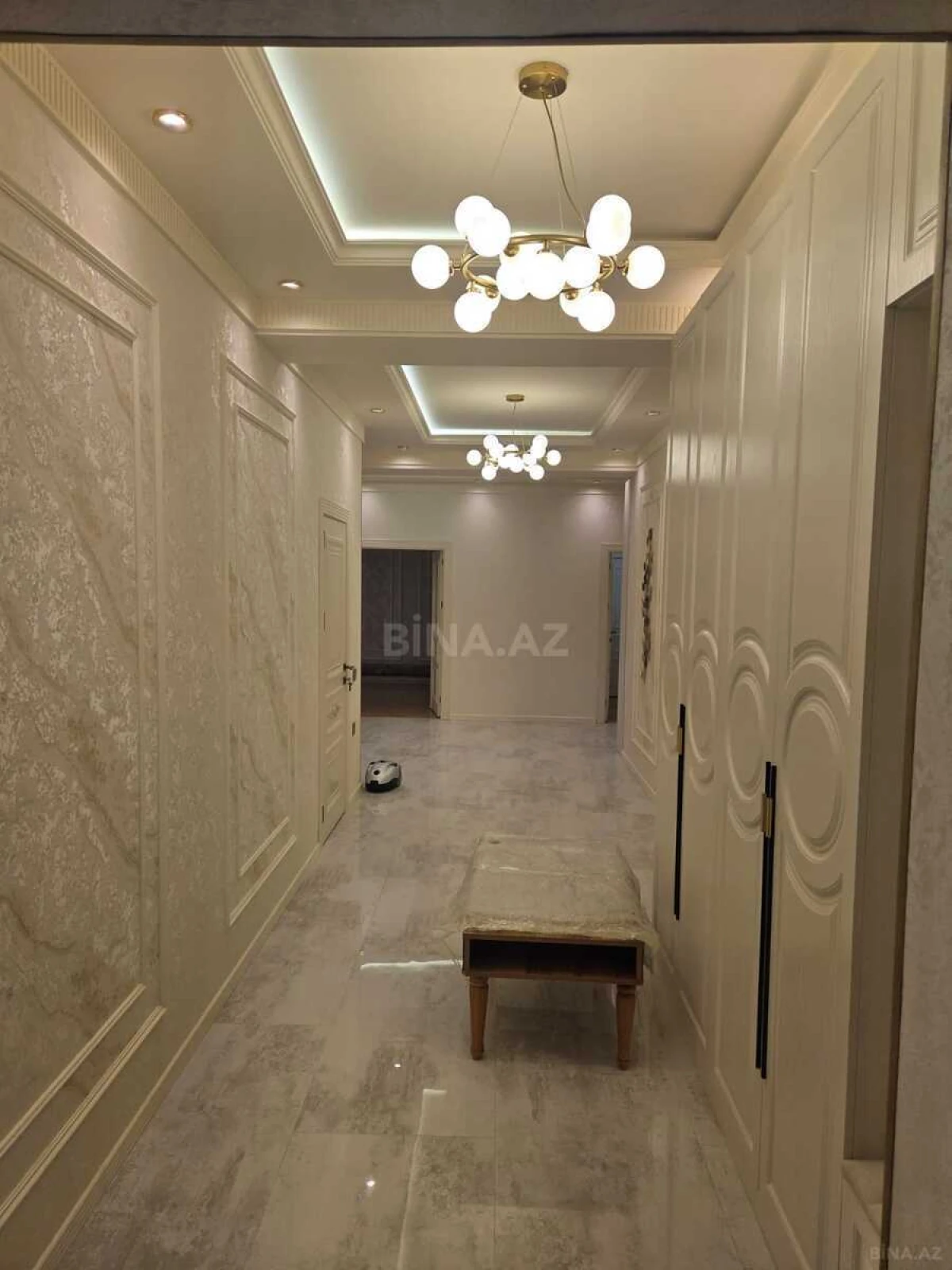 Kirayə verilir 3 otaqlı mənzil 180 m²
