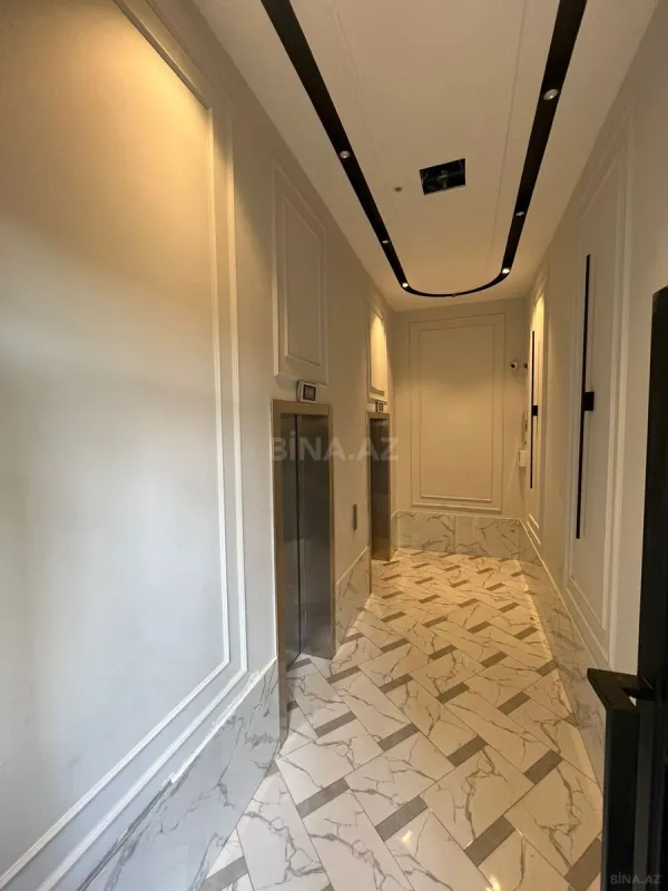 Satılır 4 otaqlı mənzil 175 m²