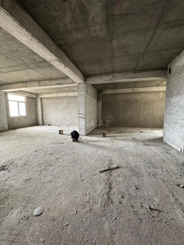 Satılır 4 otaqlı mənzil 175 m²