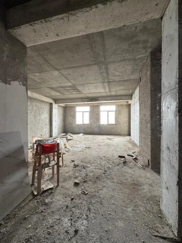 Satılır 4 otaqlı mənzil 175 m²