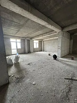 Satılır 4 otaqlı mənzil 175 m²