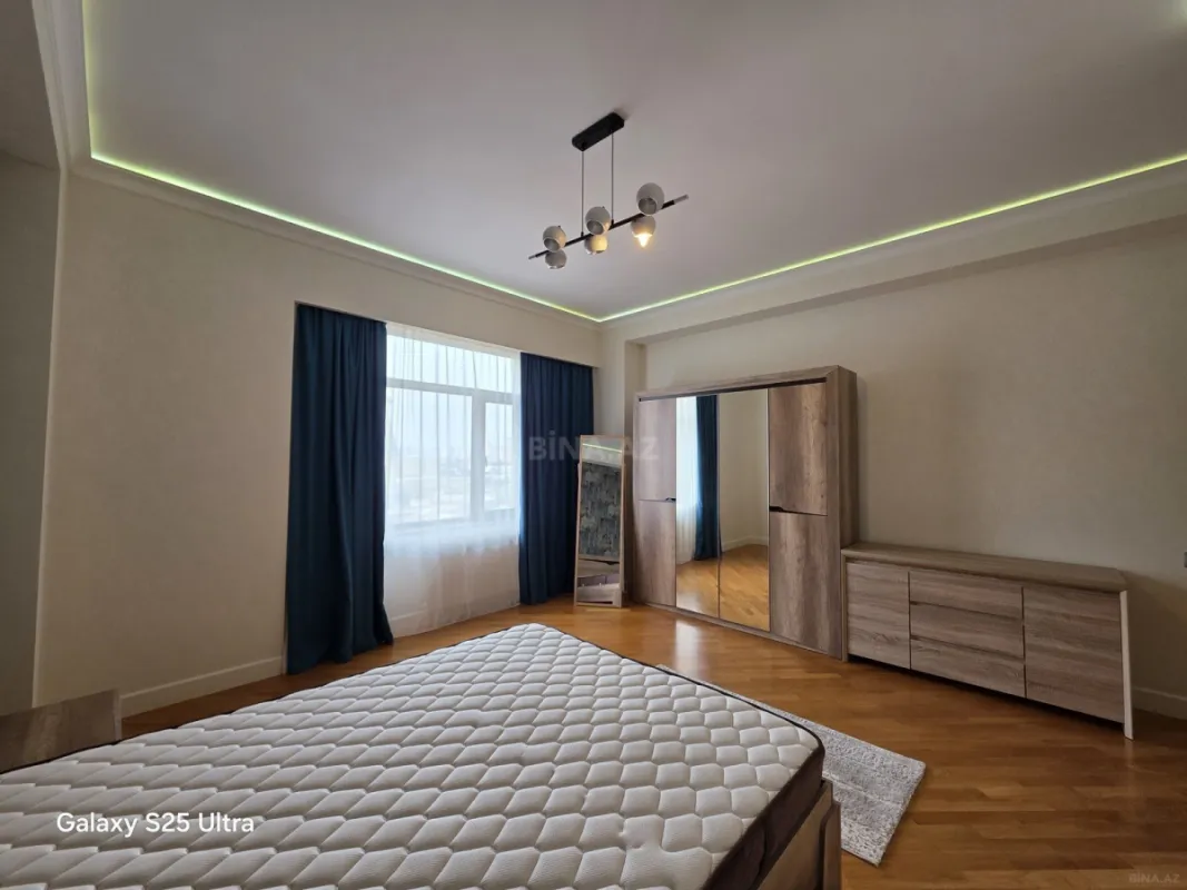 Kirayə verilir 4 otaqlı mənzil 160 m²