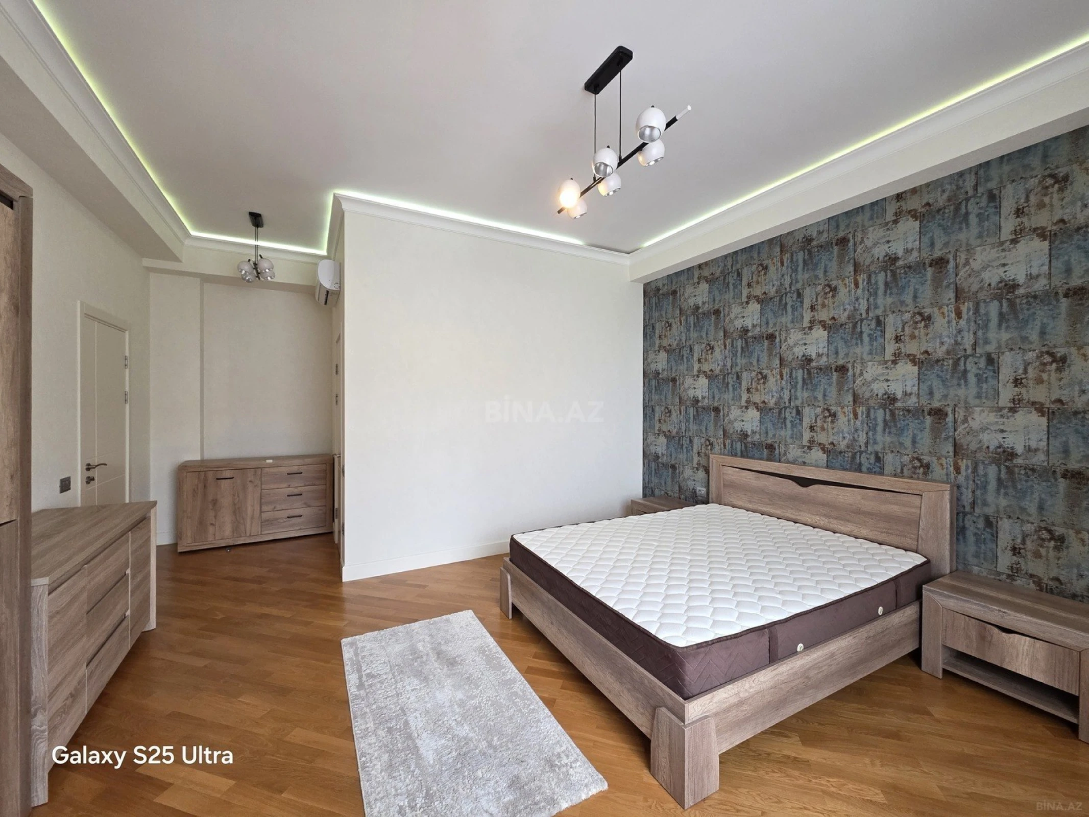 Kirayə verilir 4 otaqlı mənzil 160 m²