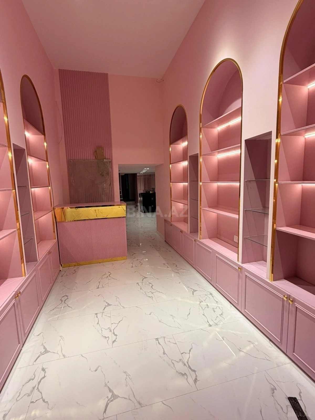 Kirayə verilir obyekt 65 m²