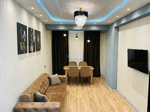 Kirayə verilir 2 otaqlı mənzil 60 m²