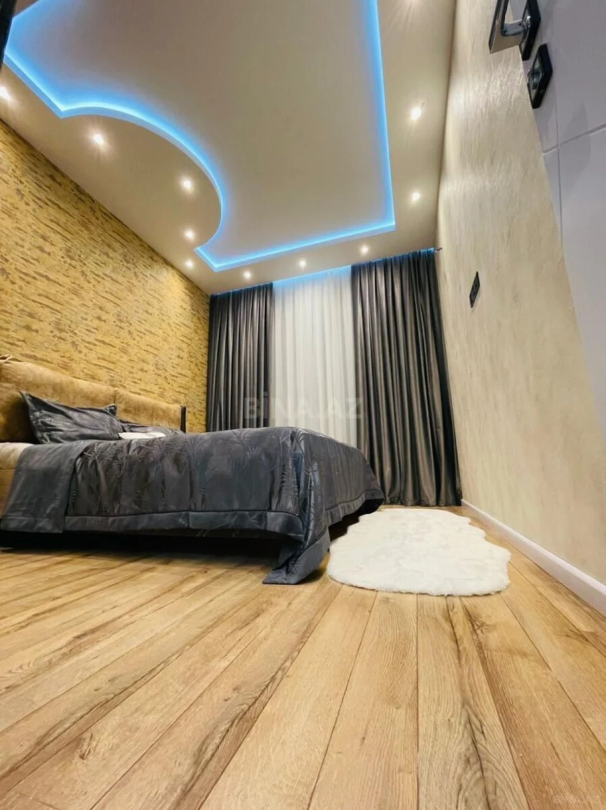 Kirayə verilir 2 otaqlı mənzil 60 m²