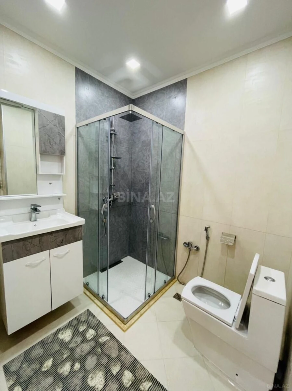 Kirayə verilir 2 otaqlı mənzil 60 m²