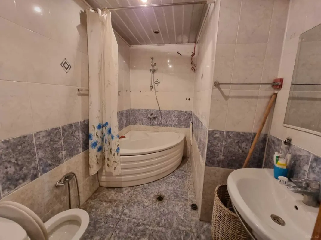Satılır 2 otaqlı mənzil 60 m²