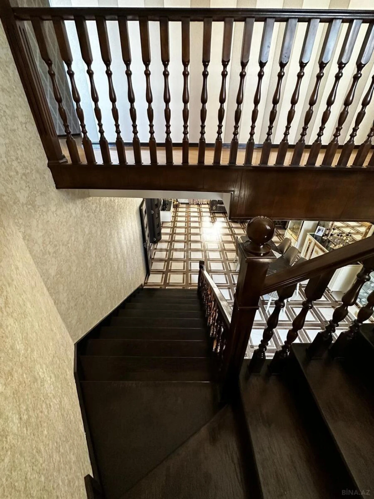 Satılır 6 otaqlı həyət evi 250 m²