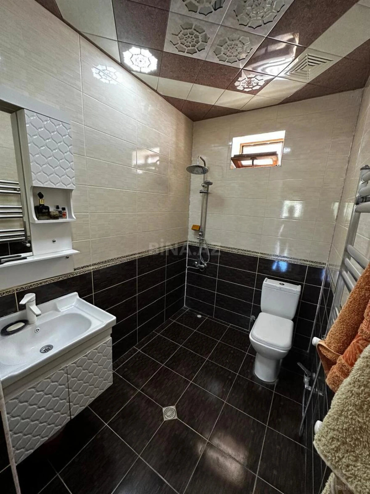 Satılır 6 otaqlı həyət evi 250 m²