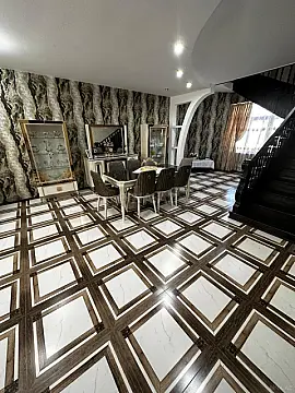 Satılır 6 otaqlı həyət evi 250 m²