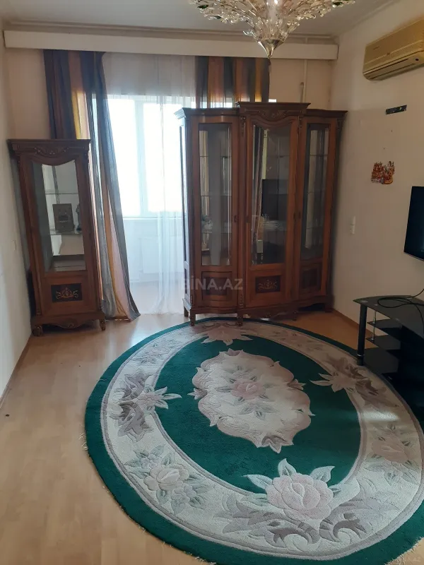 Kirayə verilir 2 otaqlı mənzil 65 m²