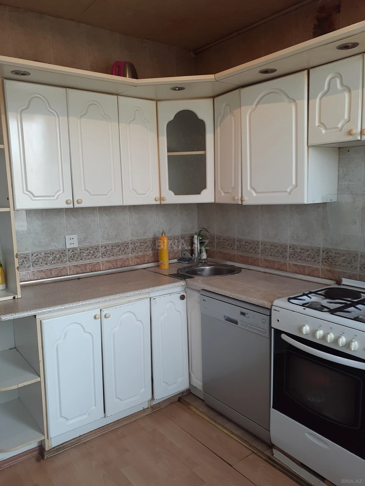 Kirayə verilir 2 otaqlı mənzil 65 m²