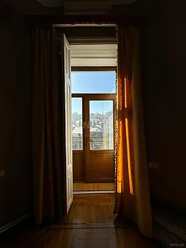 Kirayə verilir 4 otaqlı mənzil 200 m²