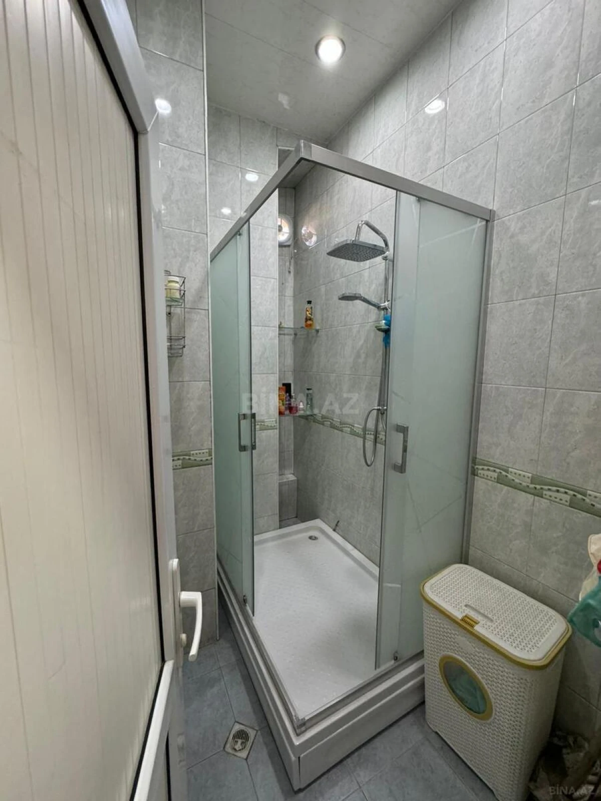 Kirayə verilir 4 otaqlı mənzil 200 m²