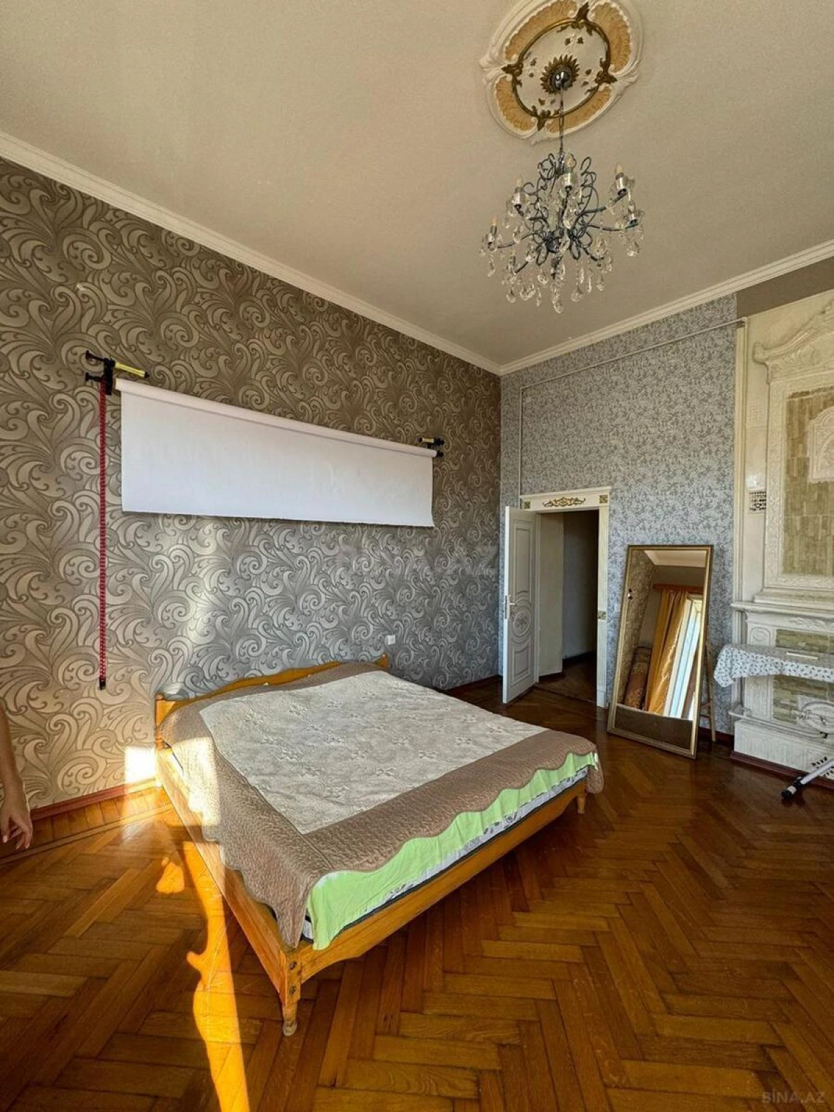 Kirayə verilir 4 otaqlı mənzil 200 m²