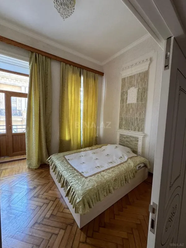 Kirayə verilir 4 otaqlı mənzil 200 m²