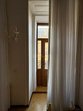 Kirayə verilir 4 otaqlı mənzil 200 m²