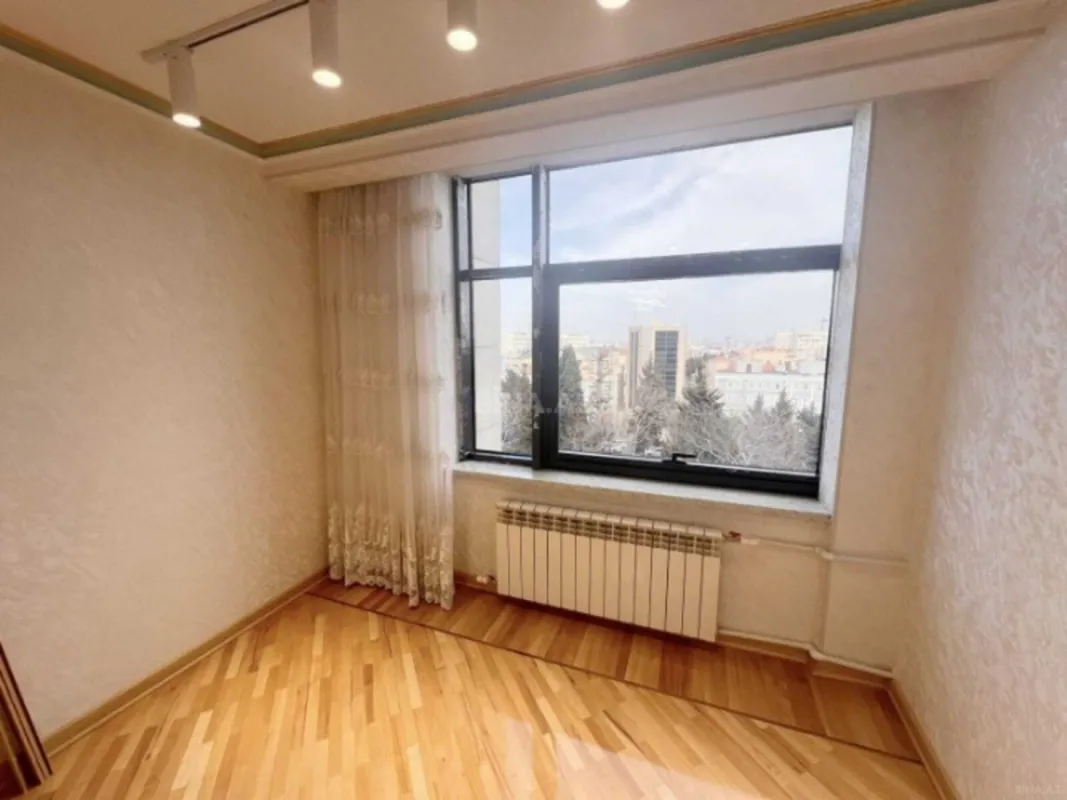 Satılır 2 otaqlı mənzil 70 m²