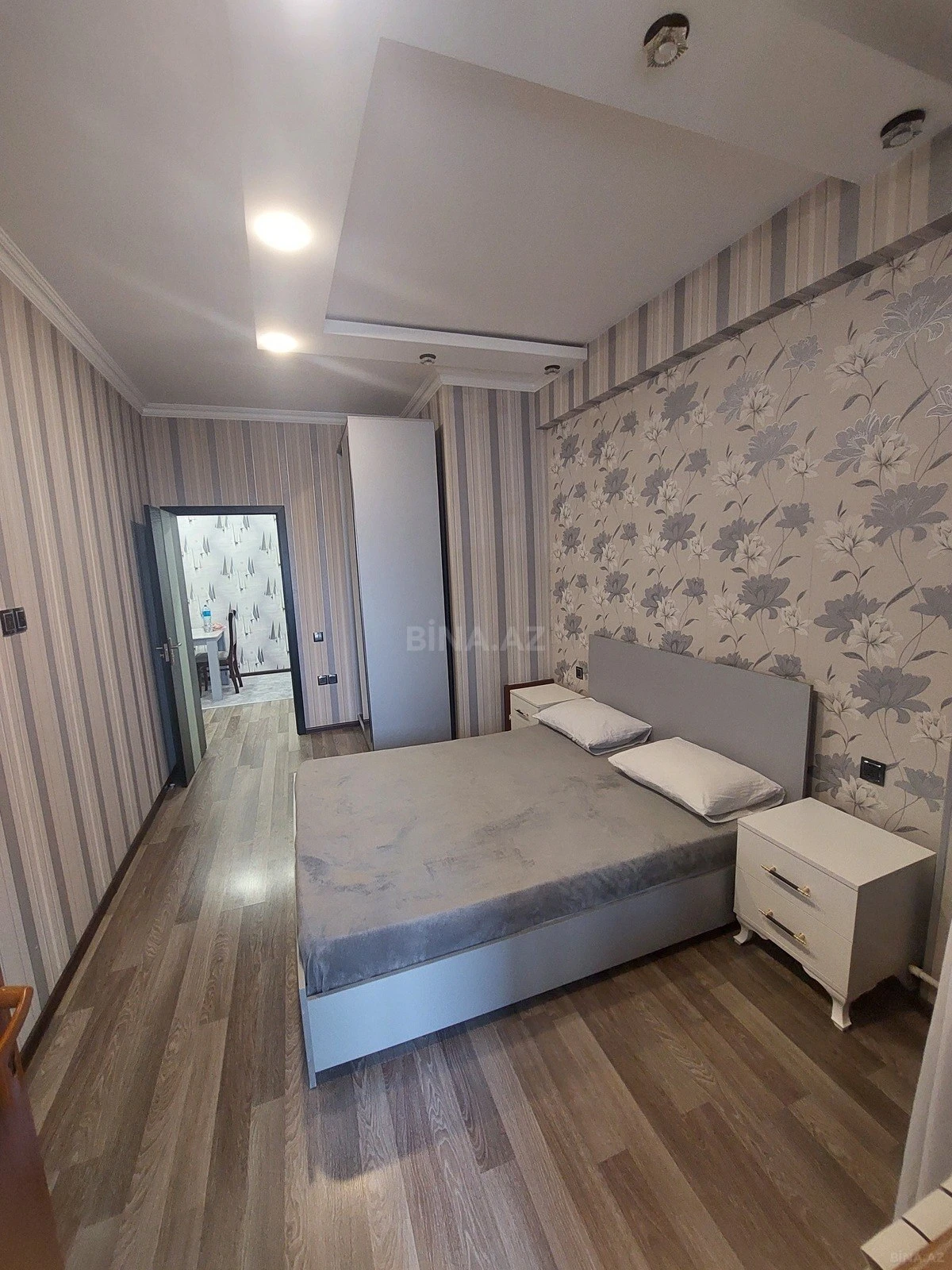 Kirayə verilir 2 otaqlı mənzil 80 m²