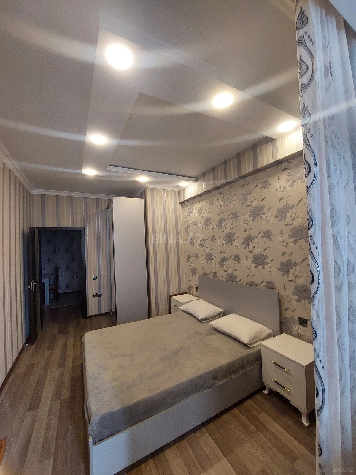 Kirayə verilir 2 otaqlı mənzil 80 m²