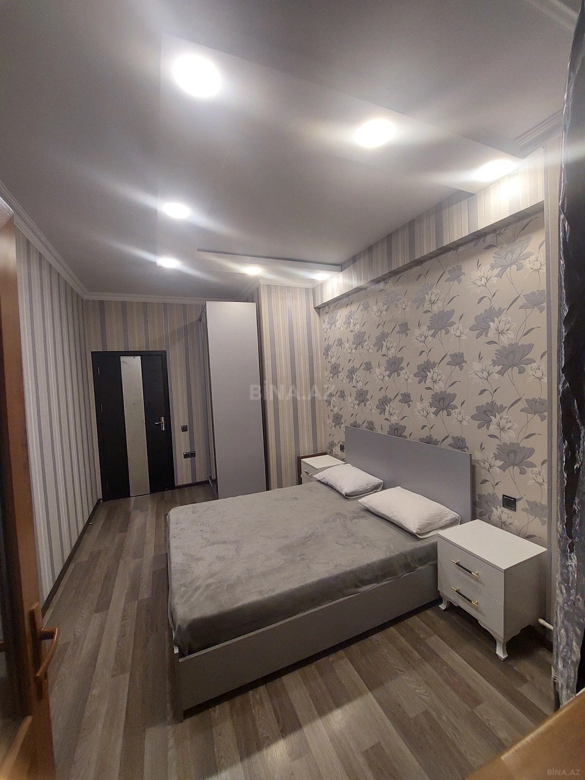 Kirayə verilir 2 otaqlı mənzil 80 m²
