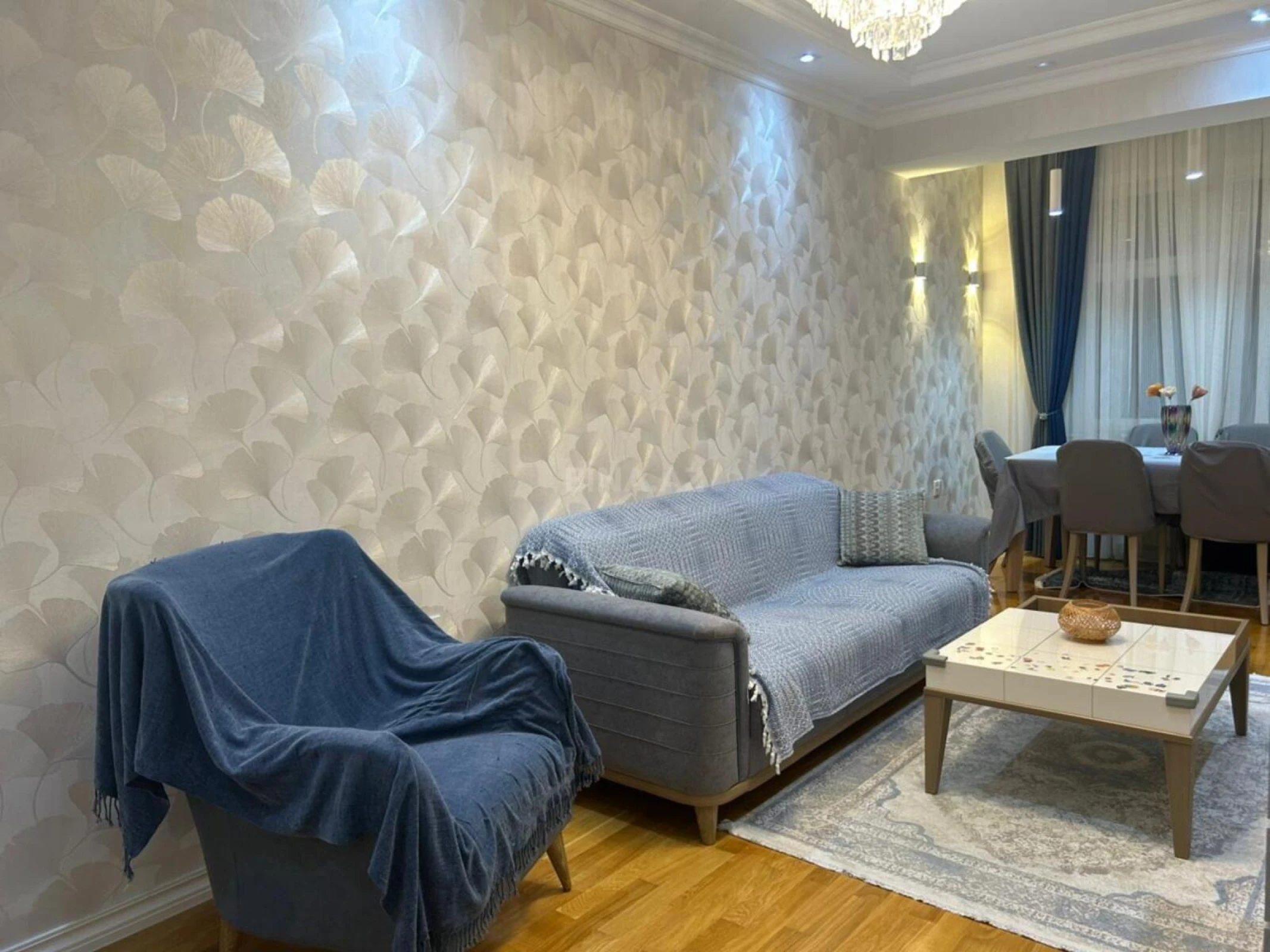 Satılır 2 otaqlı mənzil 76 m²