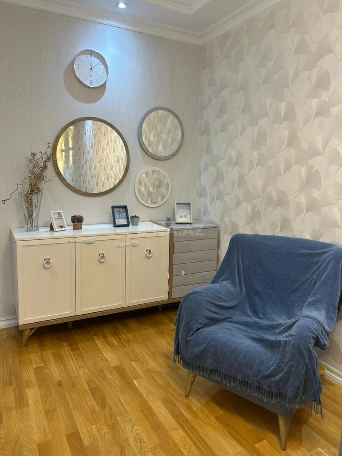 Satılır 2 otaqlı mənzil 76 m²