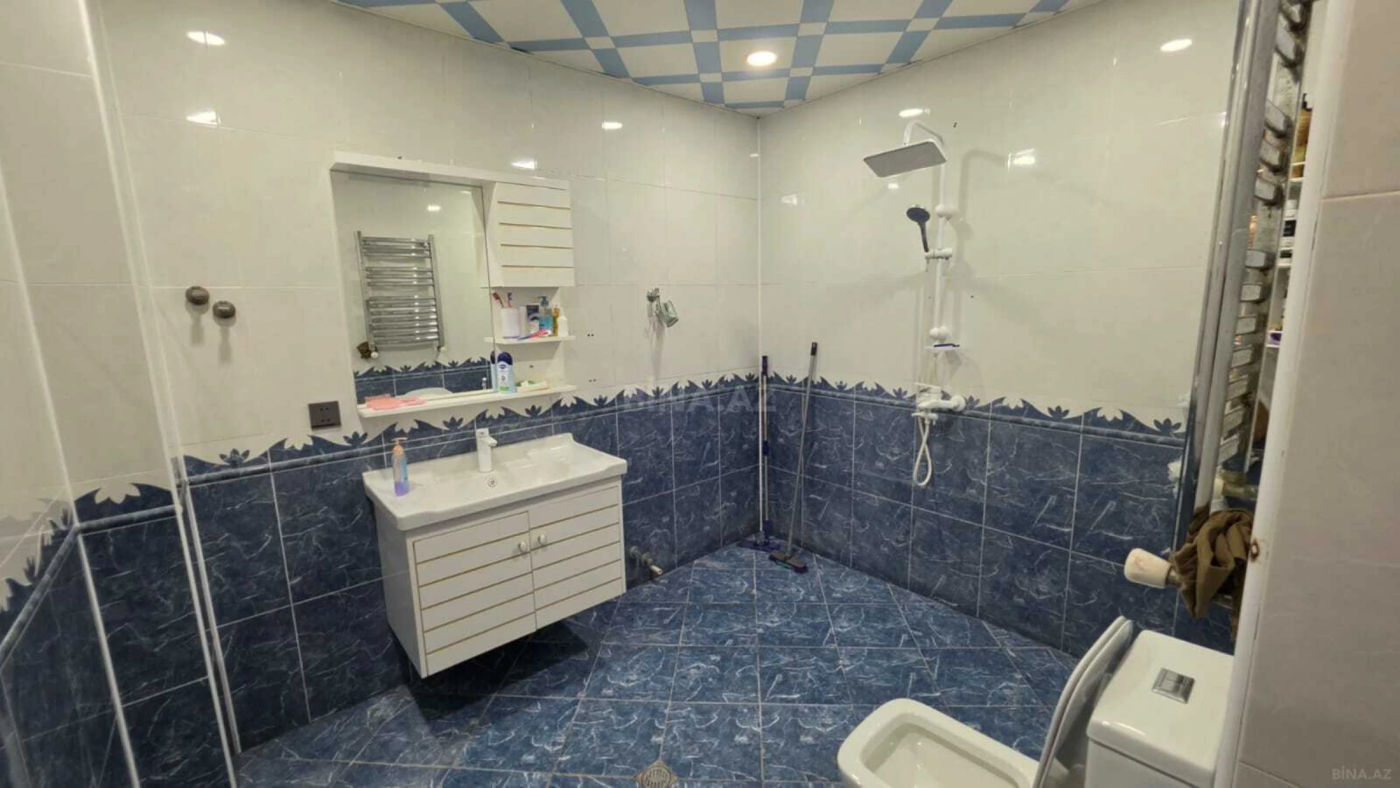 Satılır 3 otaqlı mənzil 130 m²