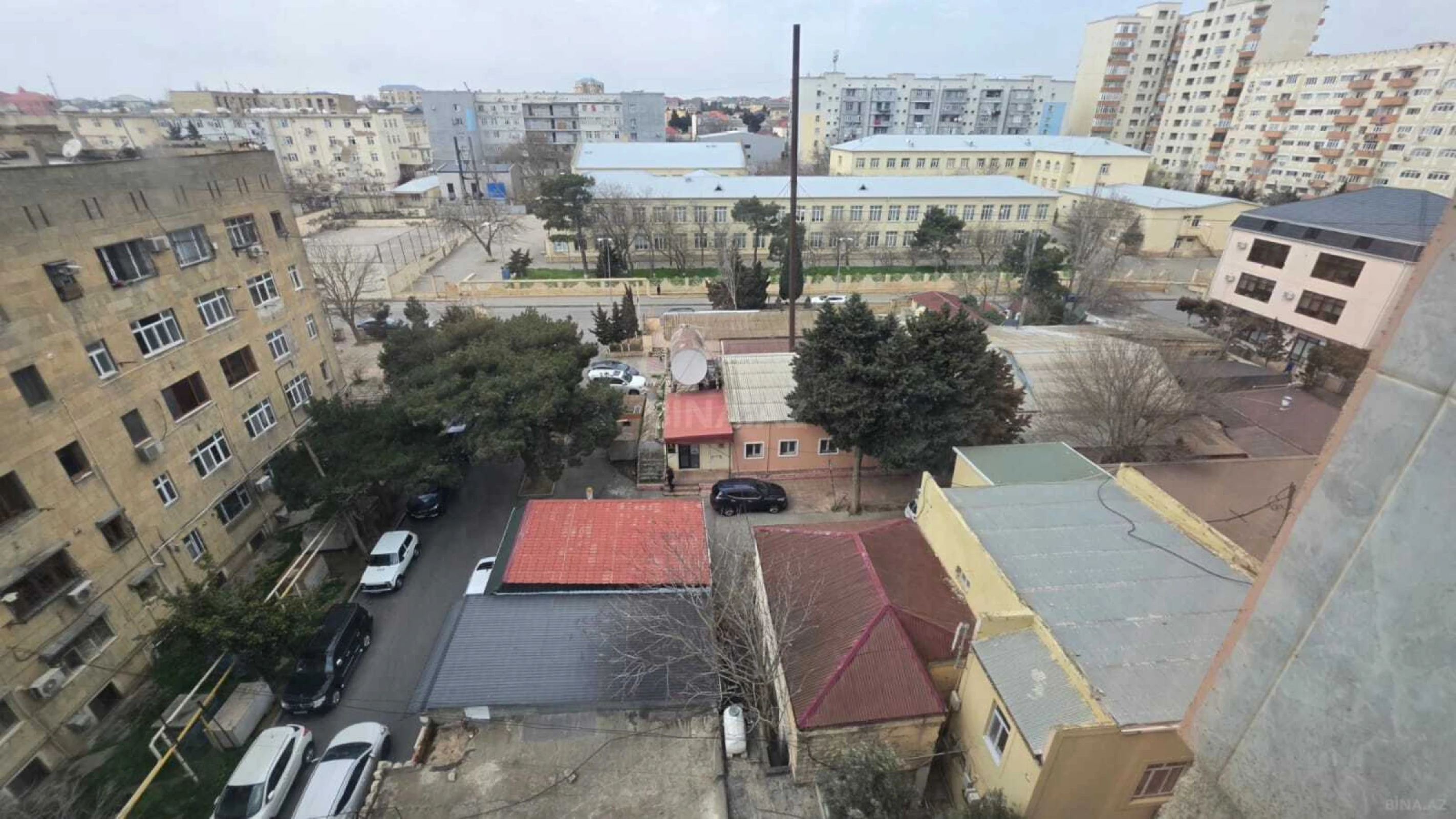 Satılır 3 otaqlı mənzil 130 m²
