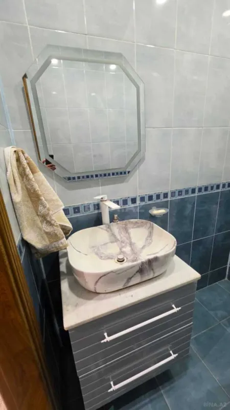 Satılır 3 otaqlı mənzil 130 m²