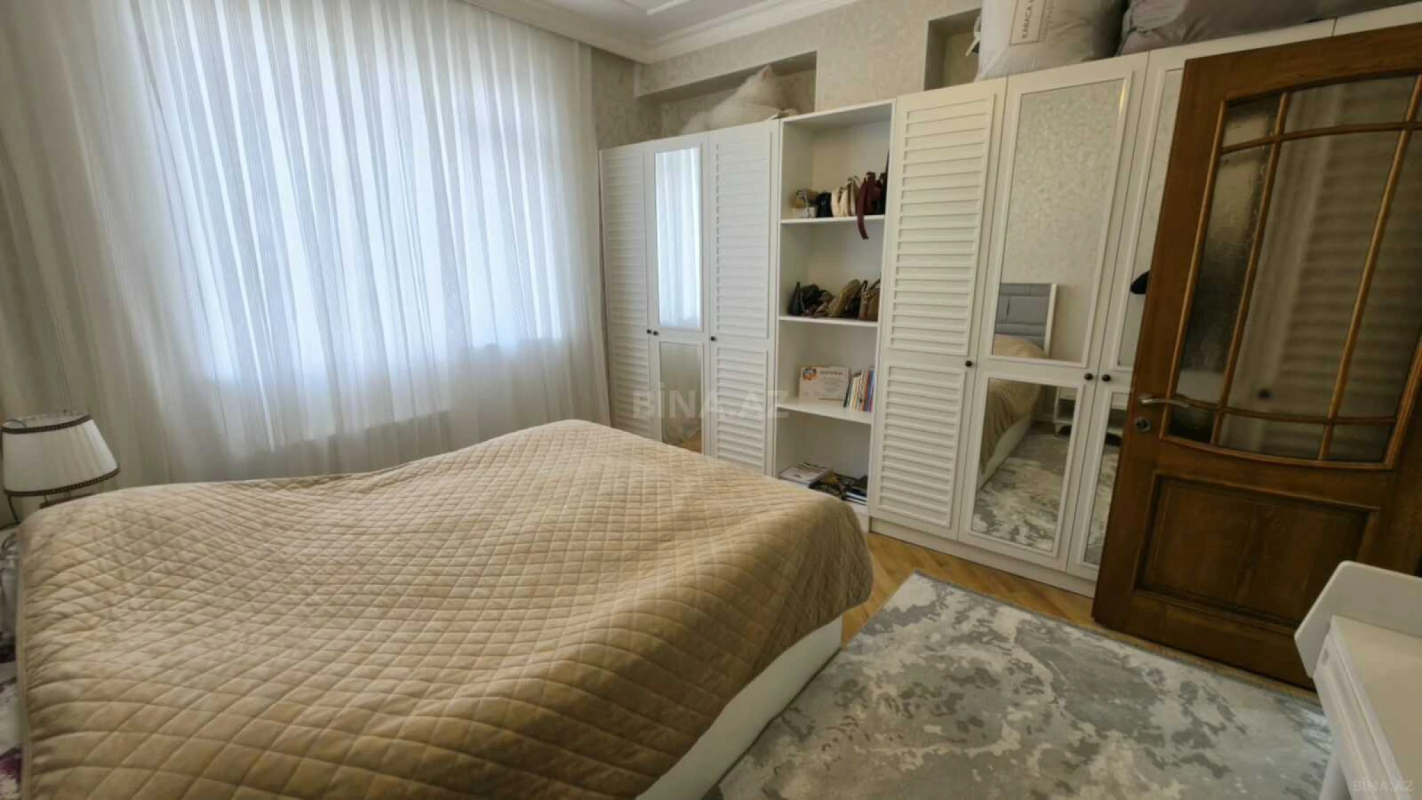 Satılır 3 otaqlı mənzil 130 m²