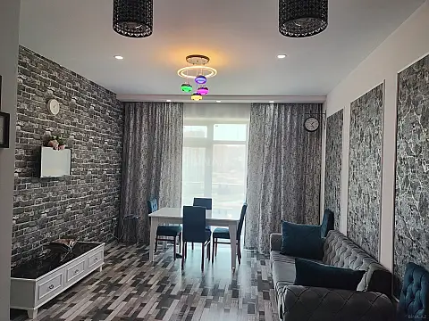 Kirayə verilir 2 otaqlı mənzil 65 m²