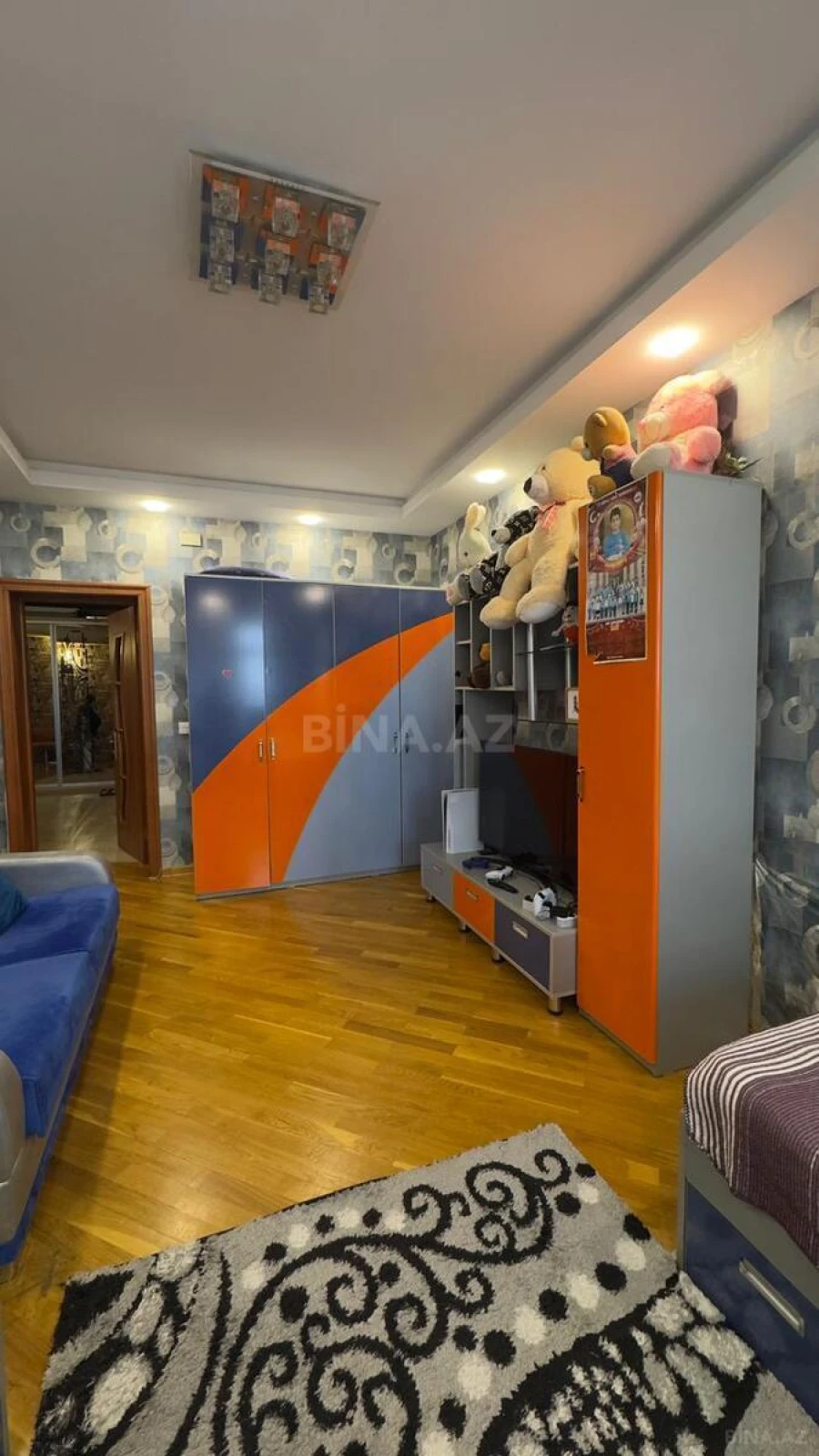 Satılır 4 otaqlı mənzil 203 m²