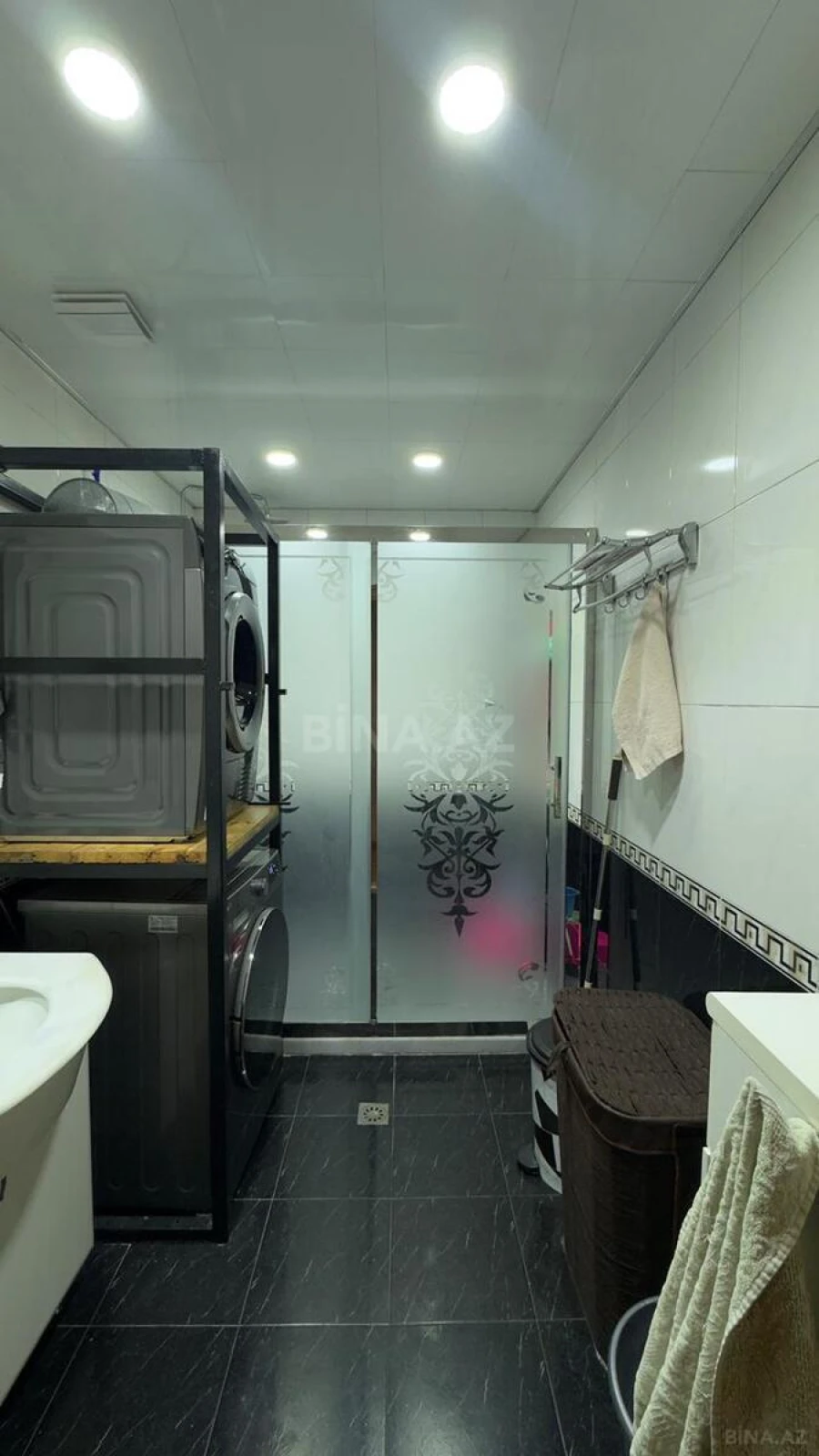 Satılır 4 otaqlı mənzil 203 m²