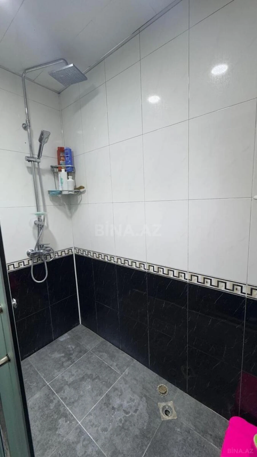 Satılır 4 otaqlı mənzil 203 m²