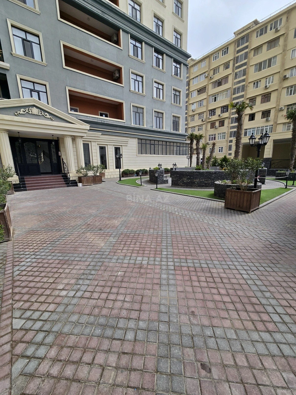 Satılır 2 otaqlı mənzil 80 m²