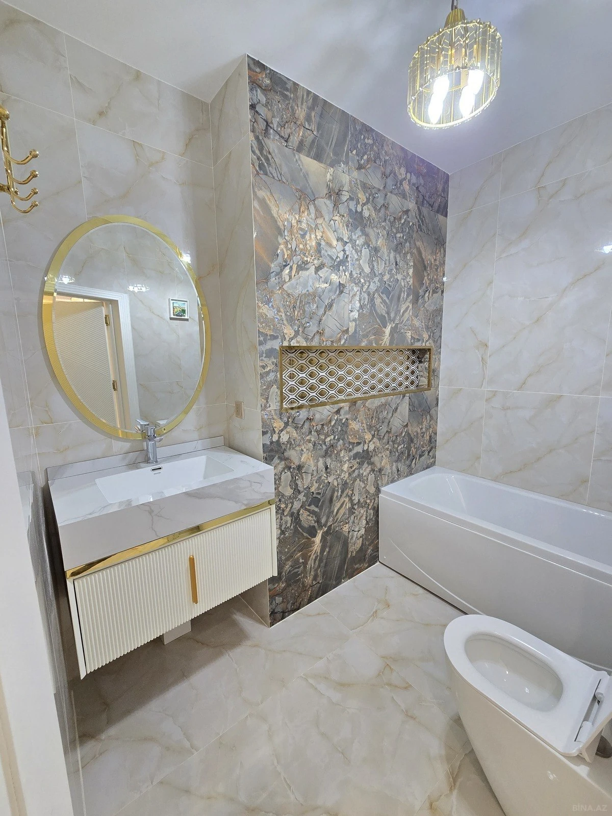 Satılır 2 otaqlı mənzil 80 m²