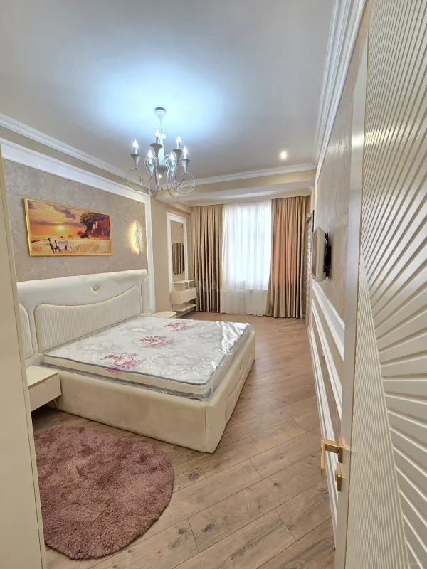 Satılır 2 otaqlı mənzil 80 m²