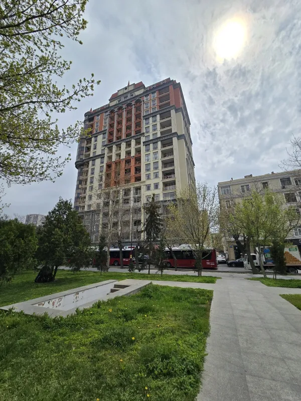 Satılır 2 otaqlı mənzil 80 m²