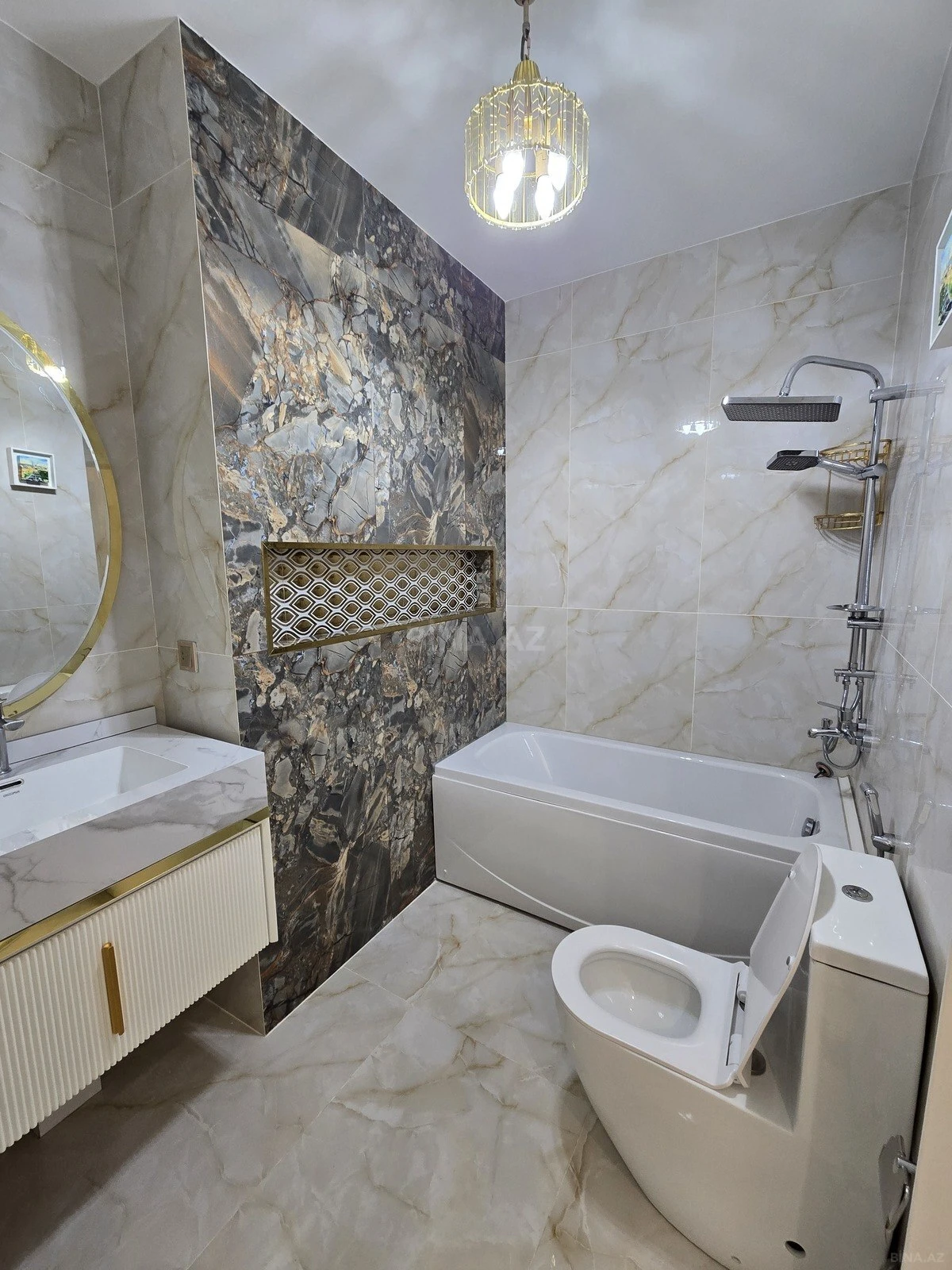 Satılır 2 otaqlı mənzil 80 m²