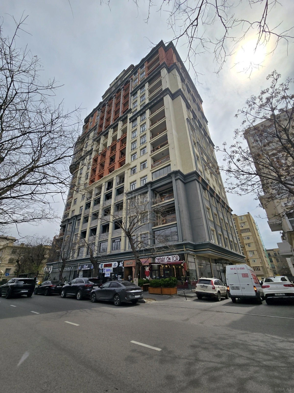 Satılır 2 otaqlı mənzil 80 m²