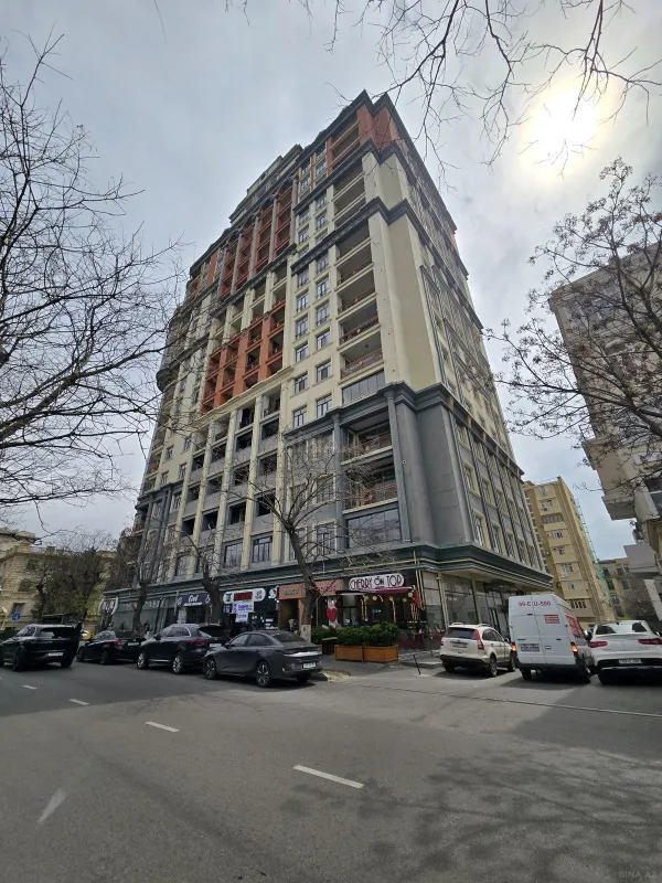 Satılır 2 otaqlı mənzil 80 m²