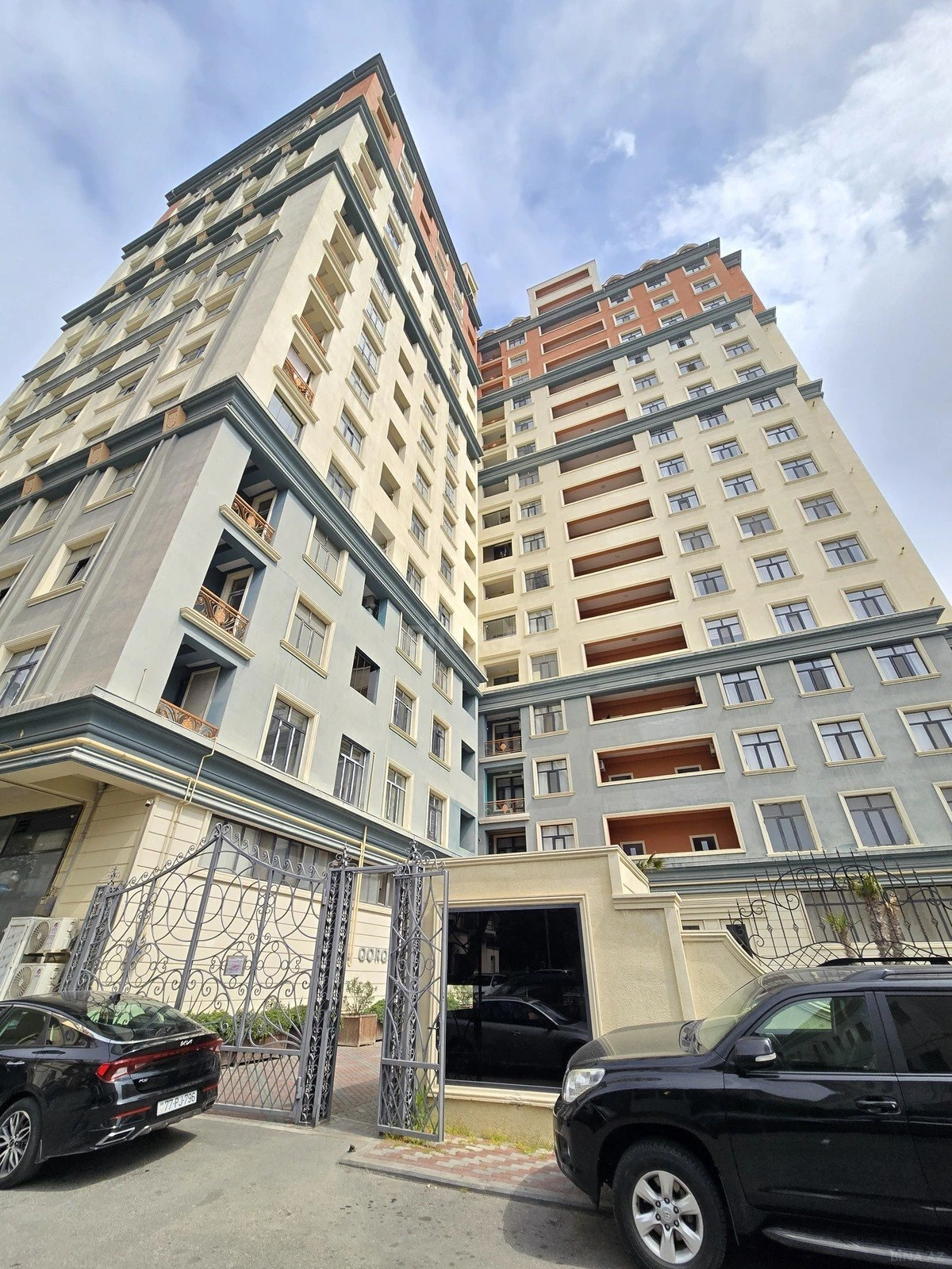 Satılır 2 otaqlı mənzil 80 m²