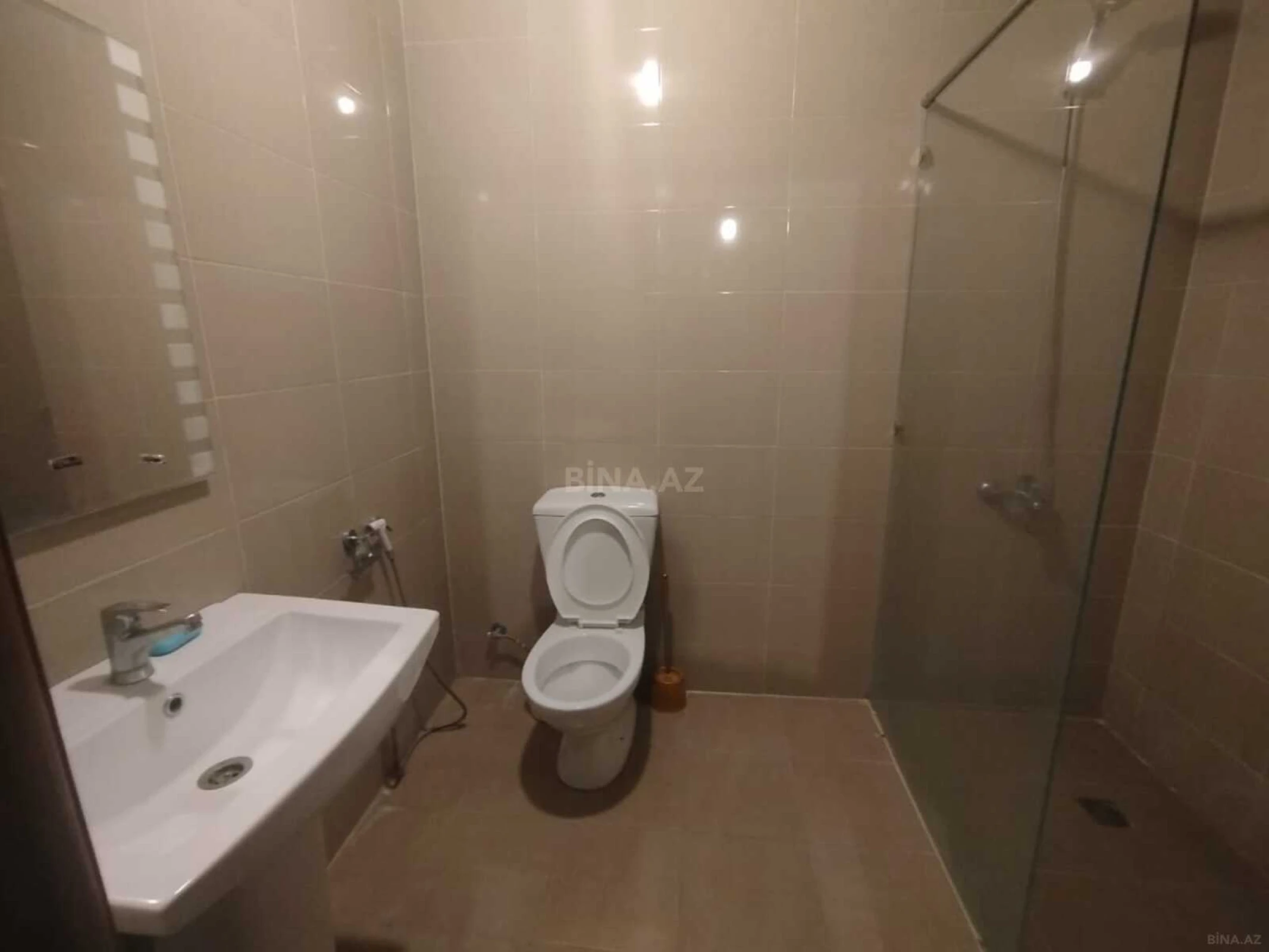 Satılır 2 otaqlı mənzil 67 m²